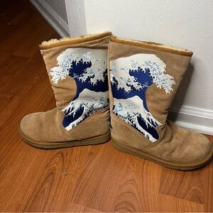 Women’s Uggs-Wave Embroidered Tan Boots Size 7